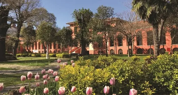 İstanbul Bezmialem Vakıf Üniversitesi Sağlık Uygulama Ve Araştırma Merkezi
