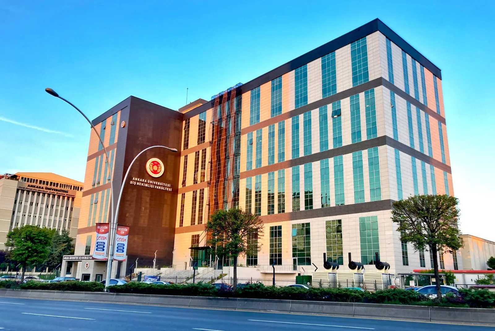 Ankara Üniversitesi Ağız ve Diş Sağlığı Hastanesi