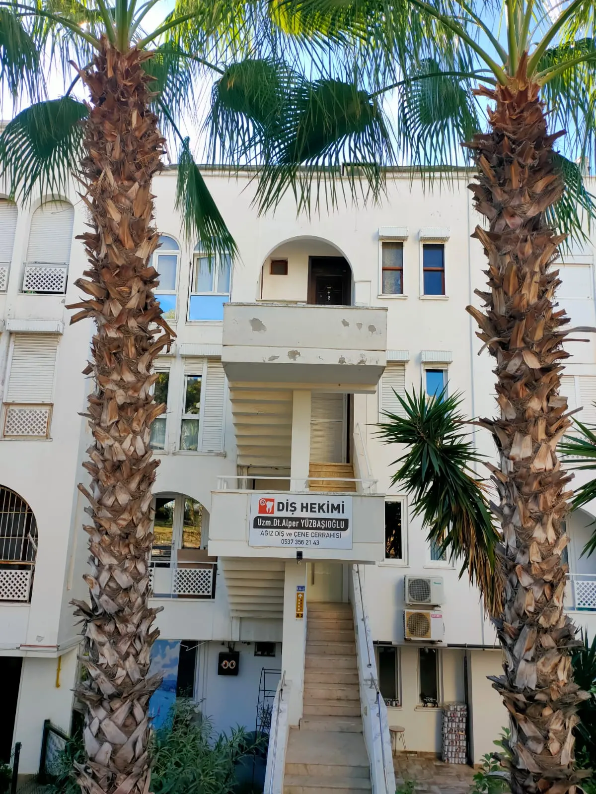 Uzm. Dt. Alper Yüzbaşıoğlu Muayenehanesi