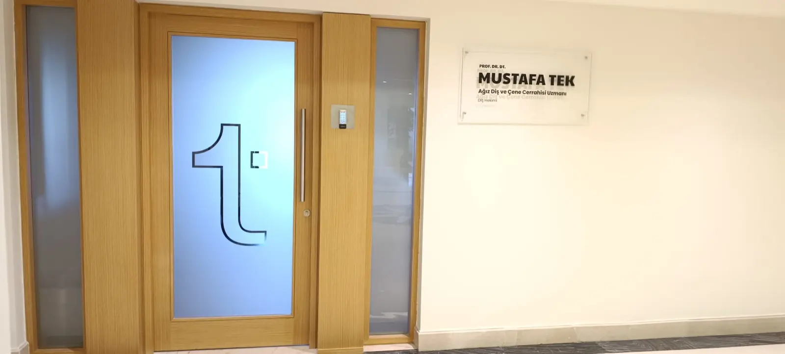 Uz. Dt. Mustafa Tek Muaynehanesi