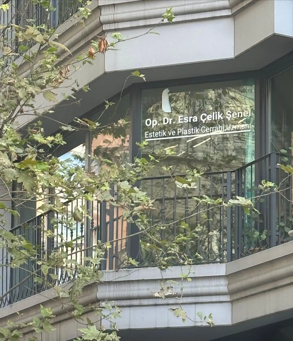 Op. Dr. Esra Çelik Şenel Muayenehanesi