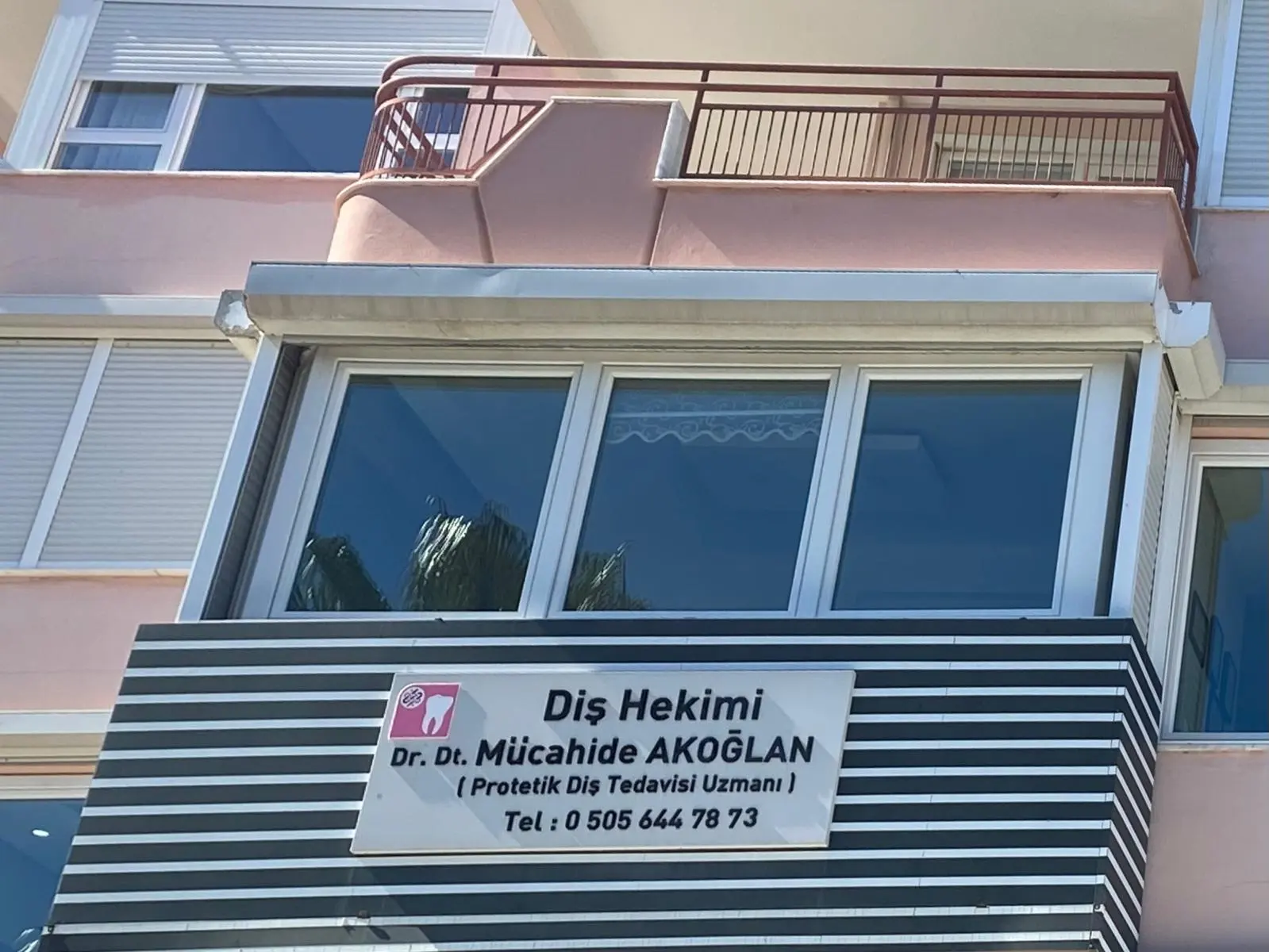 Dr. Dt. Mücahide Akoğlan Muayenehanesi
