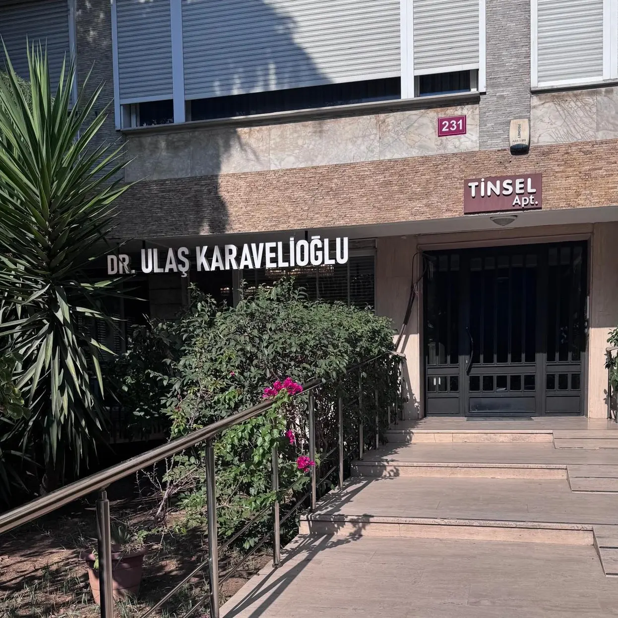 Dr. Ulaş Deniz Karavelioğlu Muayenehanesi