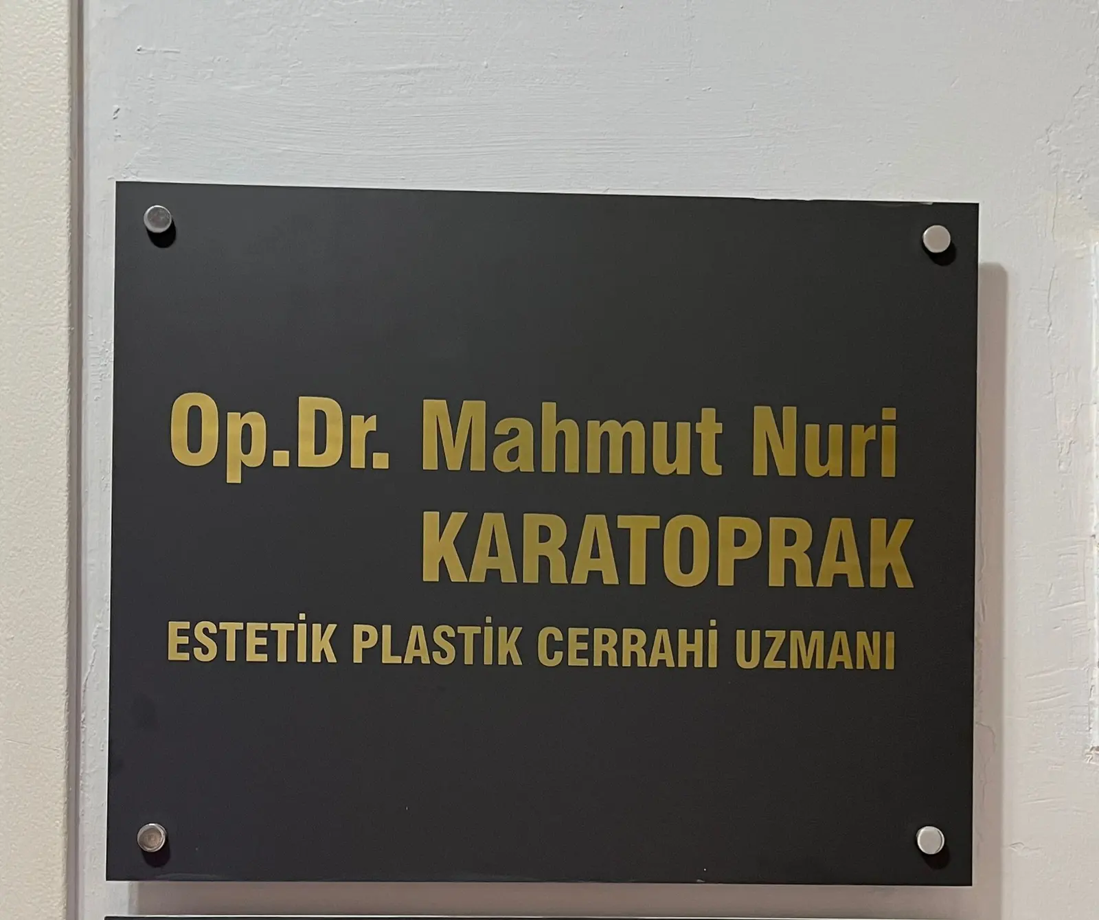 Uzm. Dr. Mahmut Nuri Karatoprak Muayenehanesi