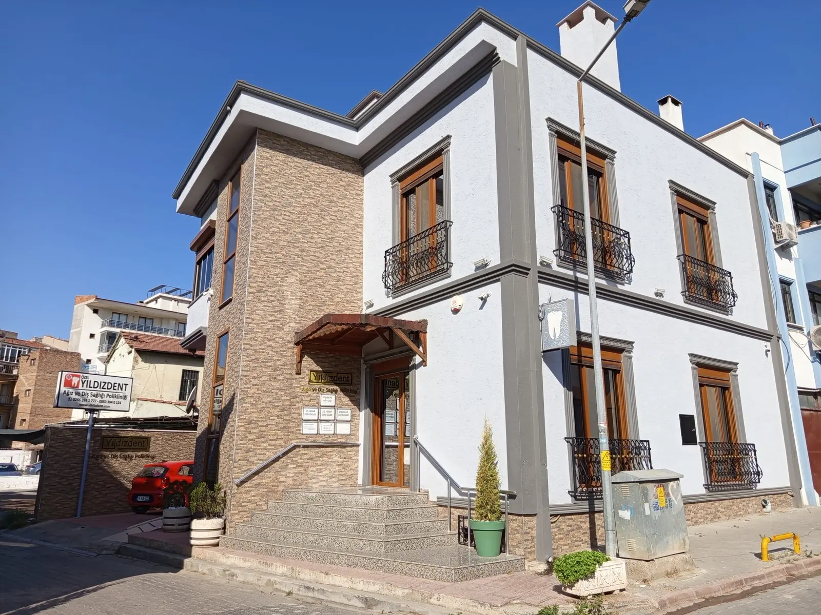 YILDIZDENT AĞIZ ve DİŞ SAĞLIĞI POLİKLİNİĞİ