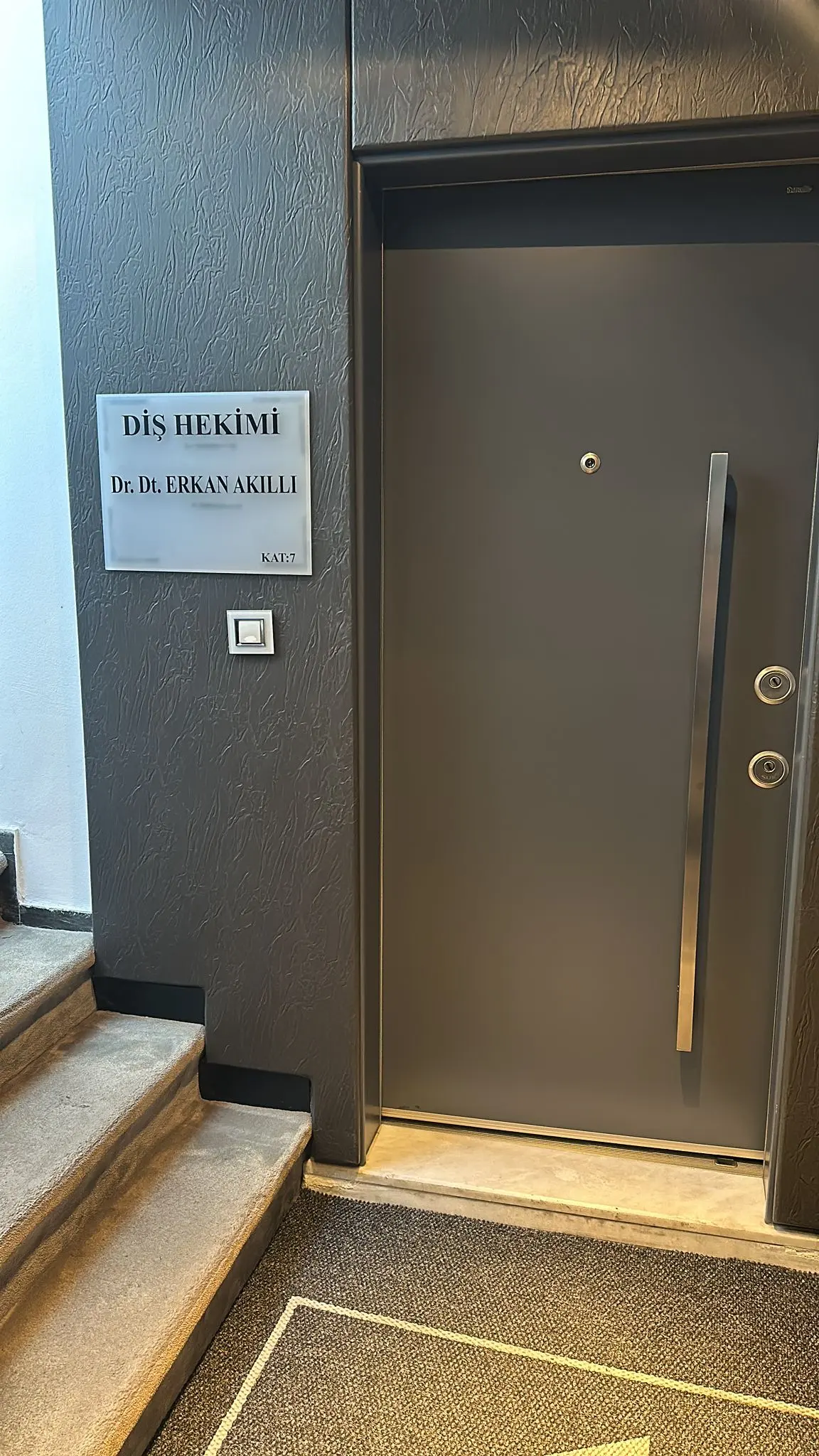 Dr. Dt. Erkan Akıllı Muayenehanesi