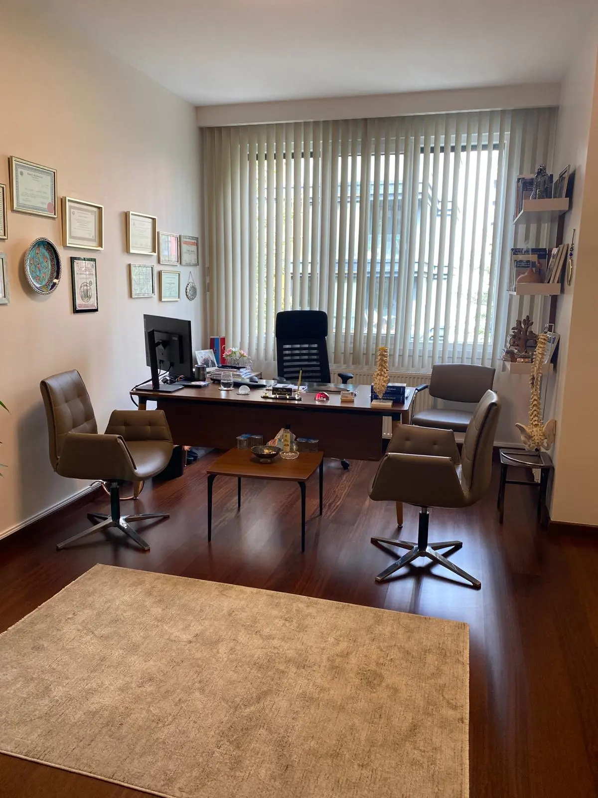 Doç. Dr. Mustafa Efendioğlu Muayenehanesi