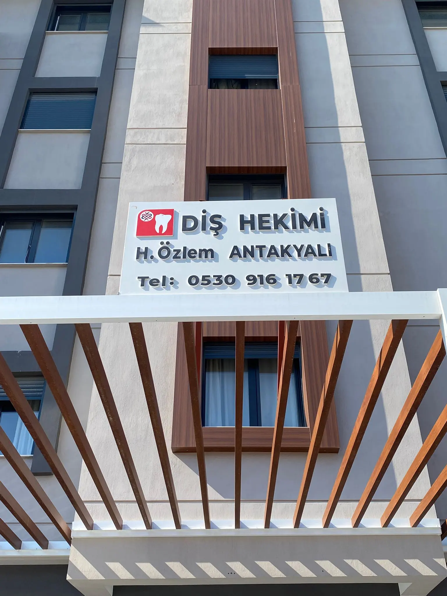 Dt. Hülya Özlem Antakyalı Muayenehanesi