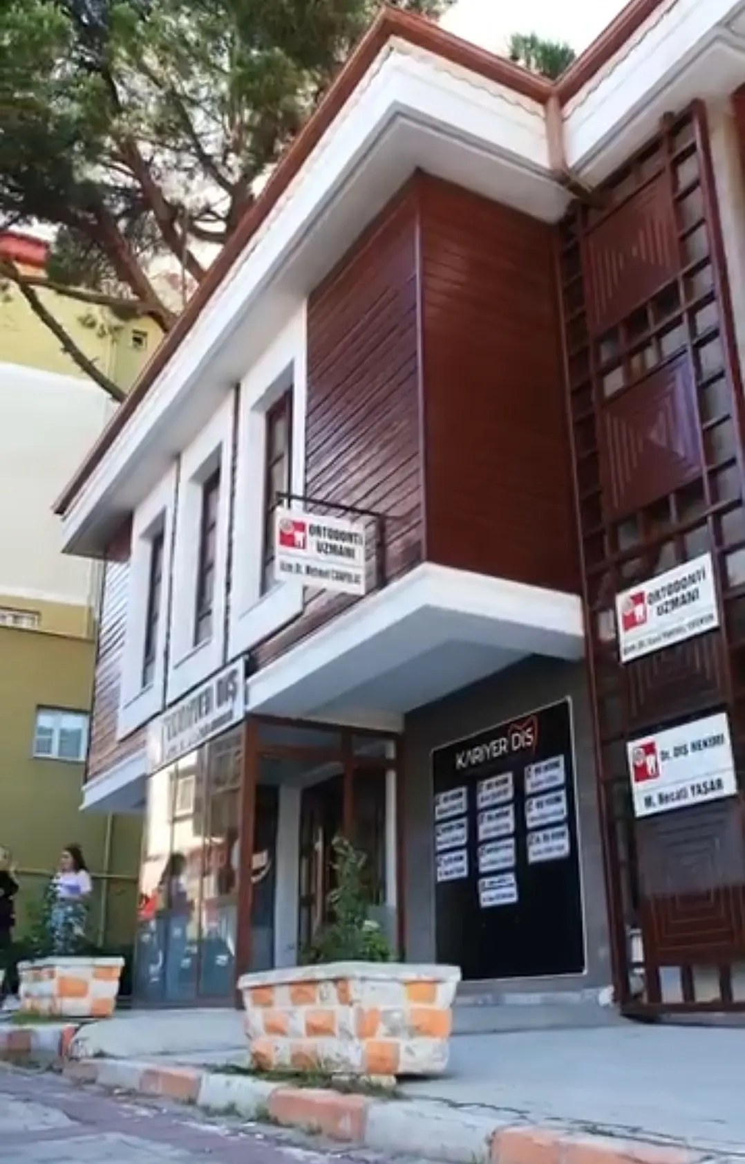 Özel Kariyer Ağız ve Diş Sağlığı Merkezi