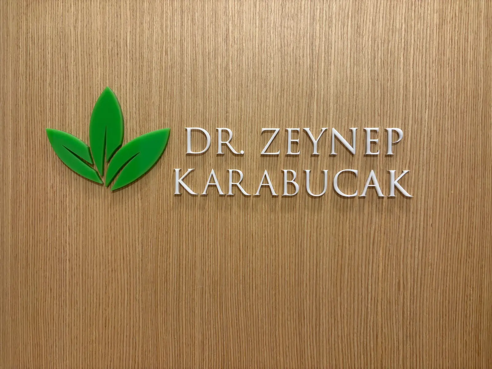 Dr. Zeynep Karabucak Muayenehanesi