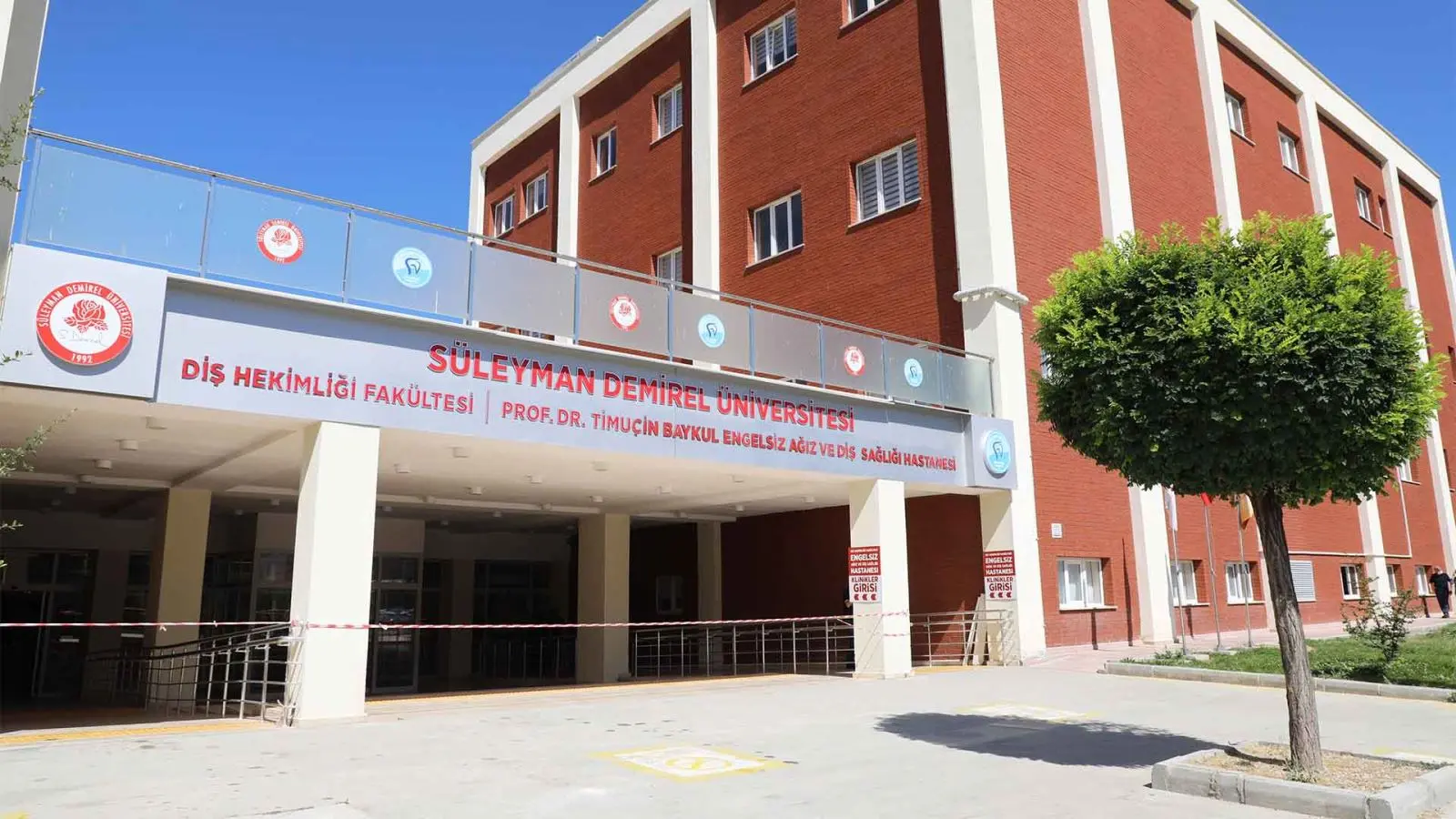Isparta Süleyman Demirel Üniversitesi Ağız ve Diş Sağlığı Hastanesi