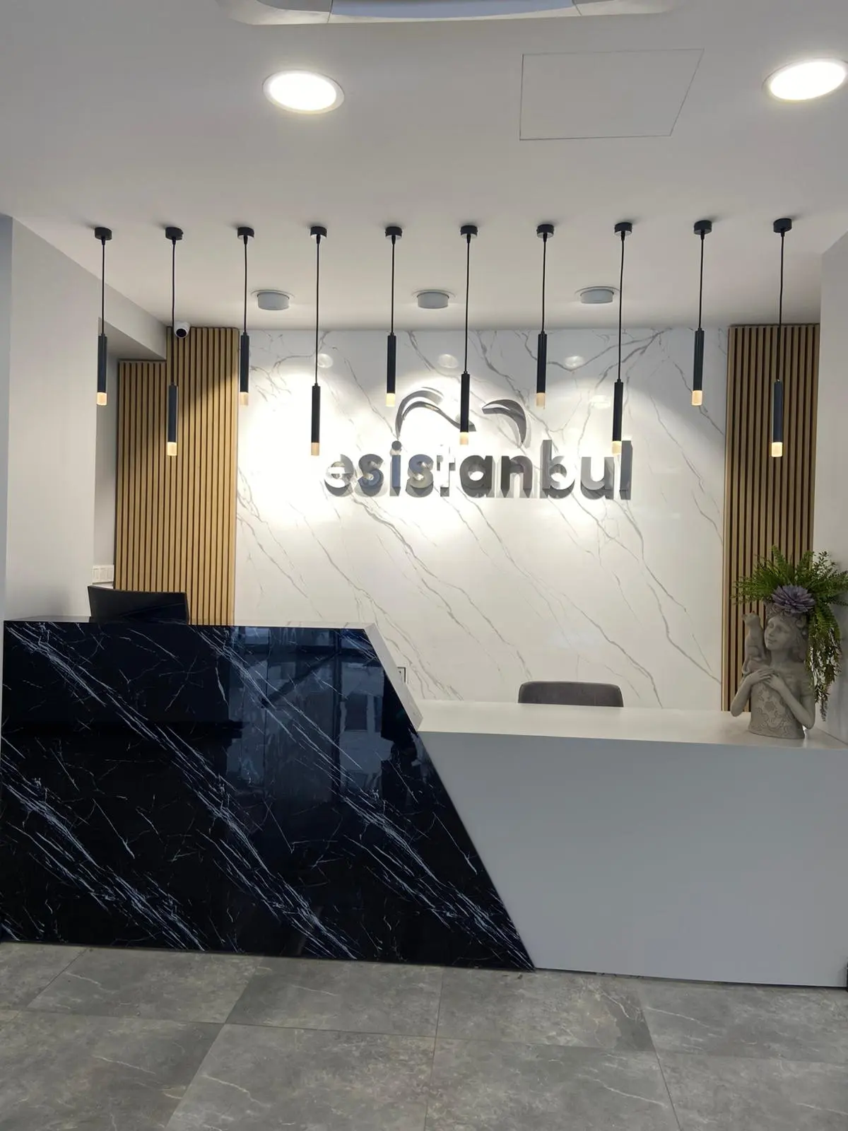 Özel Esistanbul Ağız ve Diş Sağlığı Polikliniği