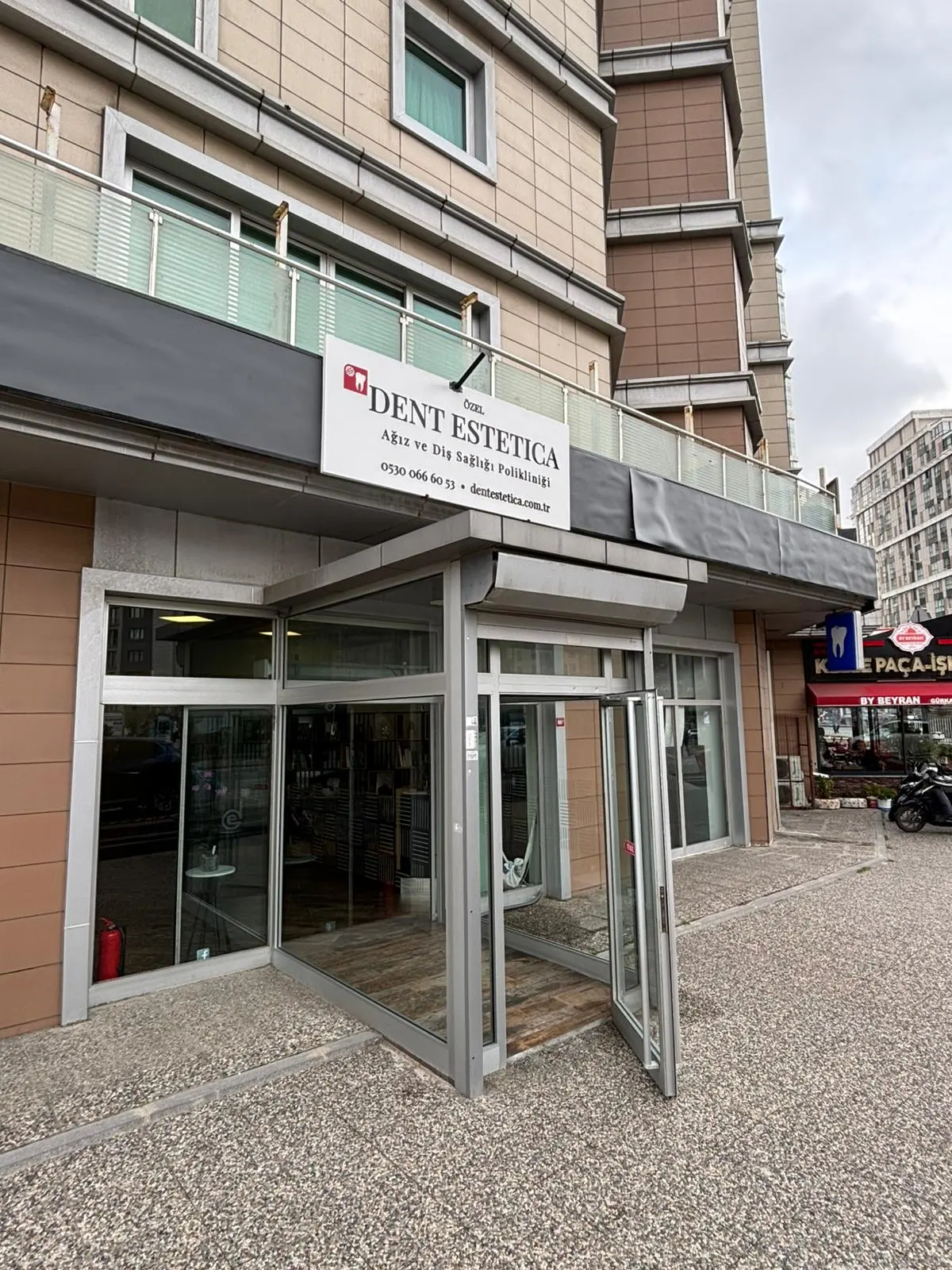 Special ESTETICA DENT Dental Clinic