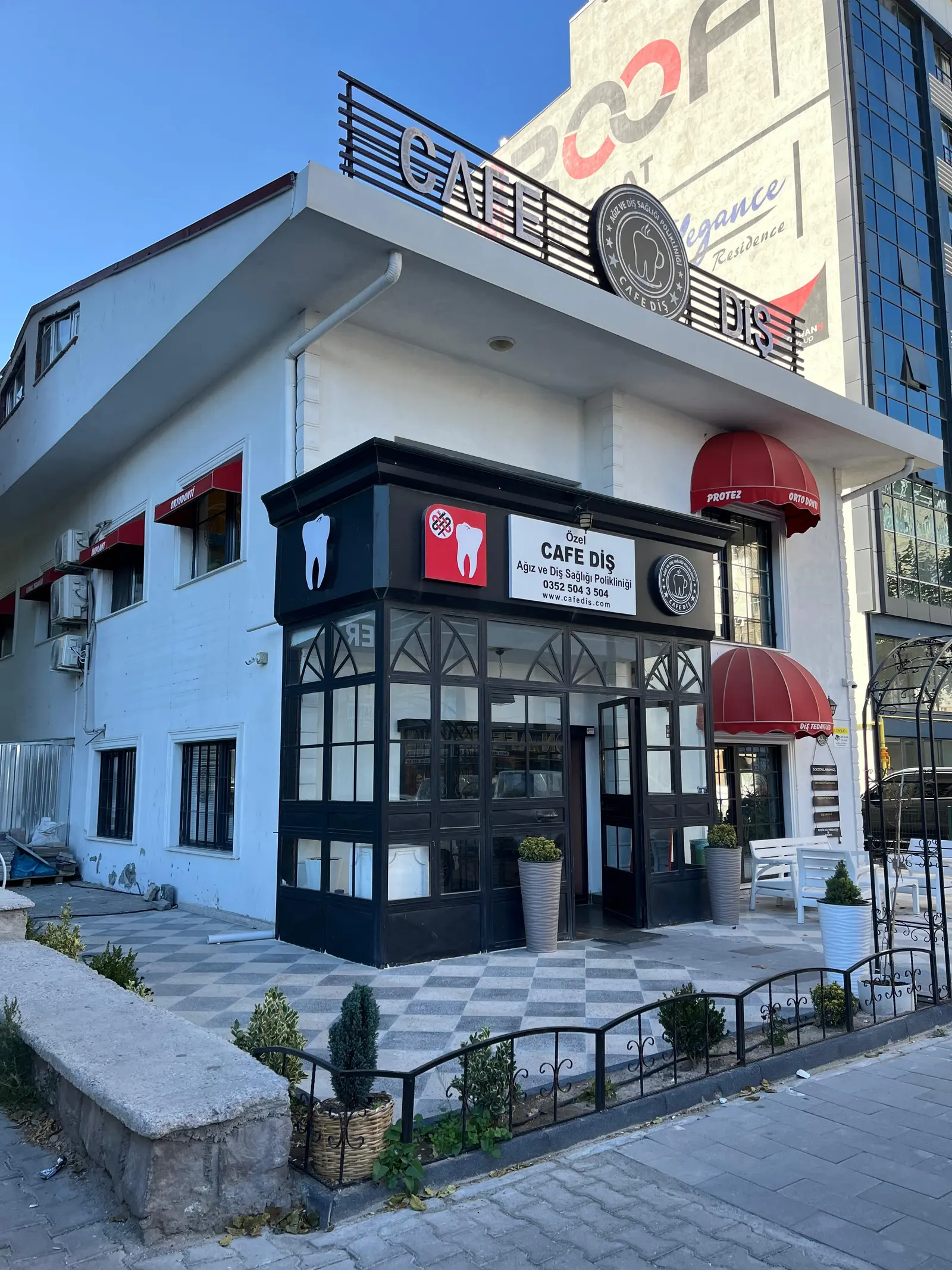 Özel Cafe Diş Ağız ve Diş Sağlığı Polikliniği