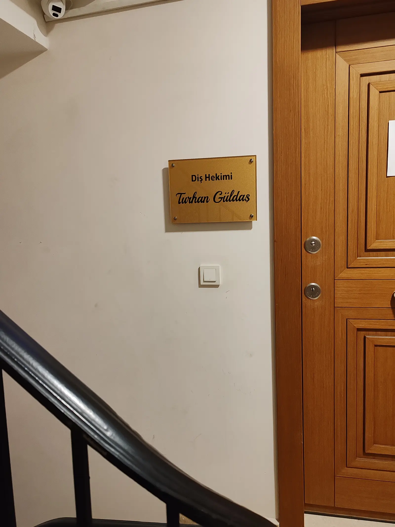 Dt. Turhan Güldaş Muayenehanesi