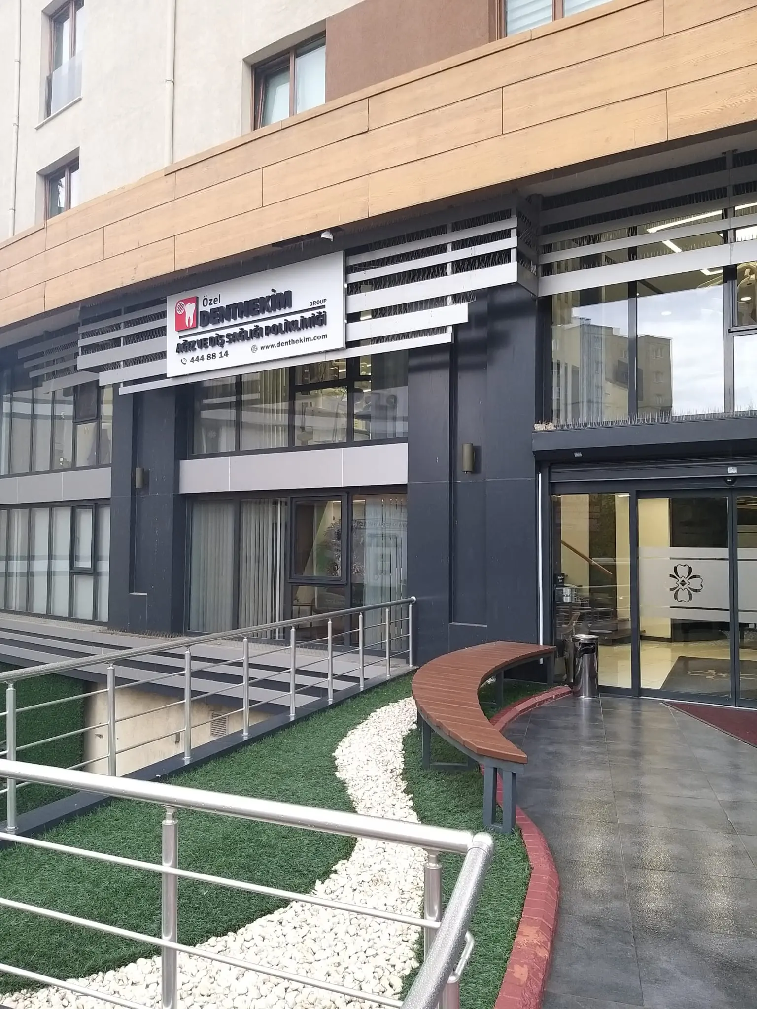Özel Denthekim Group Ağız ve Diş Sağlığı Polikliniği