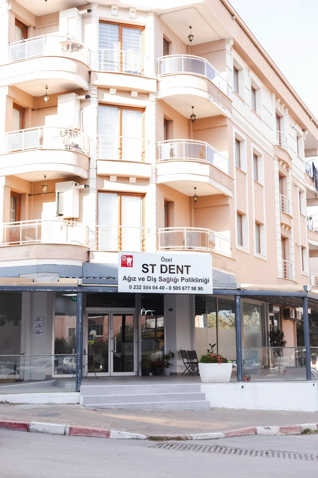 Özel ST Dent Ağız ve Diş Sağlığı Polikliniği