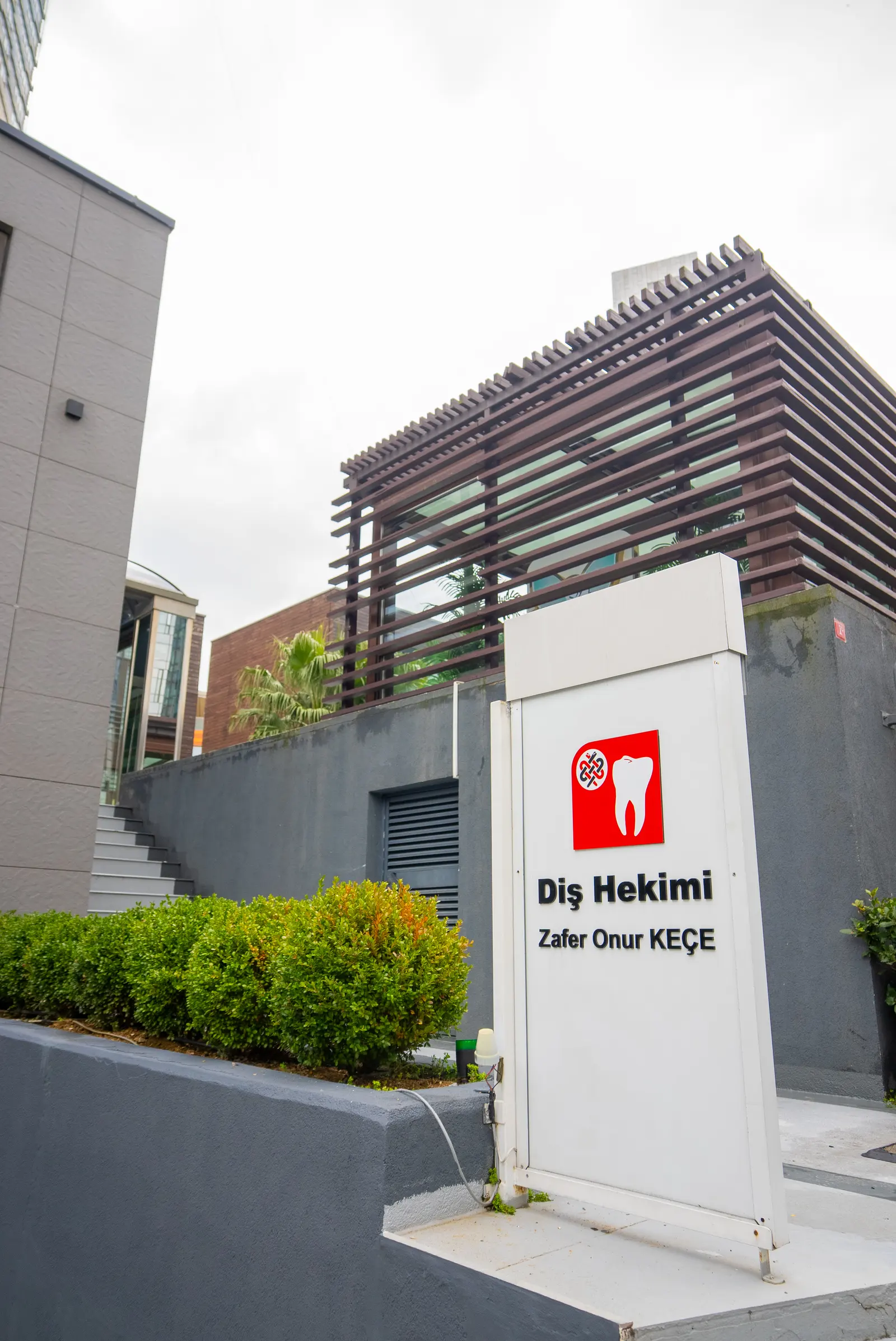 Dt. Zafer Onur Keçe Muayenehanesi
