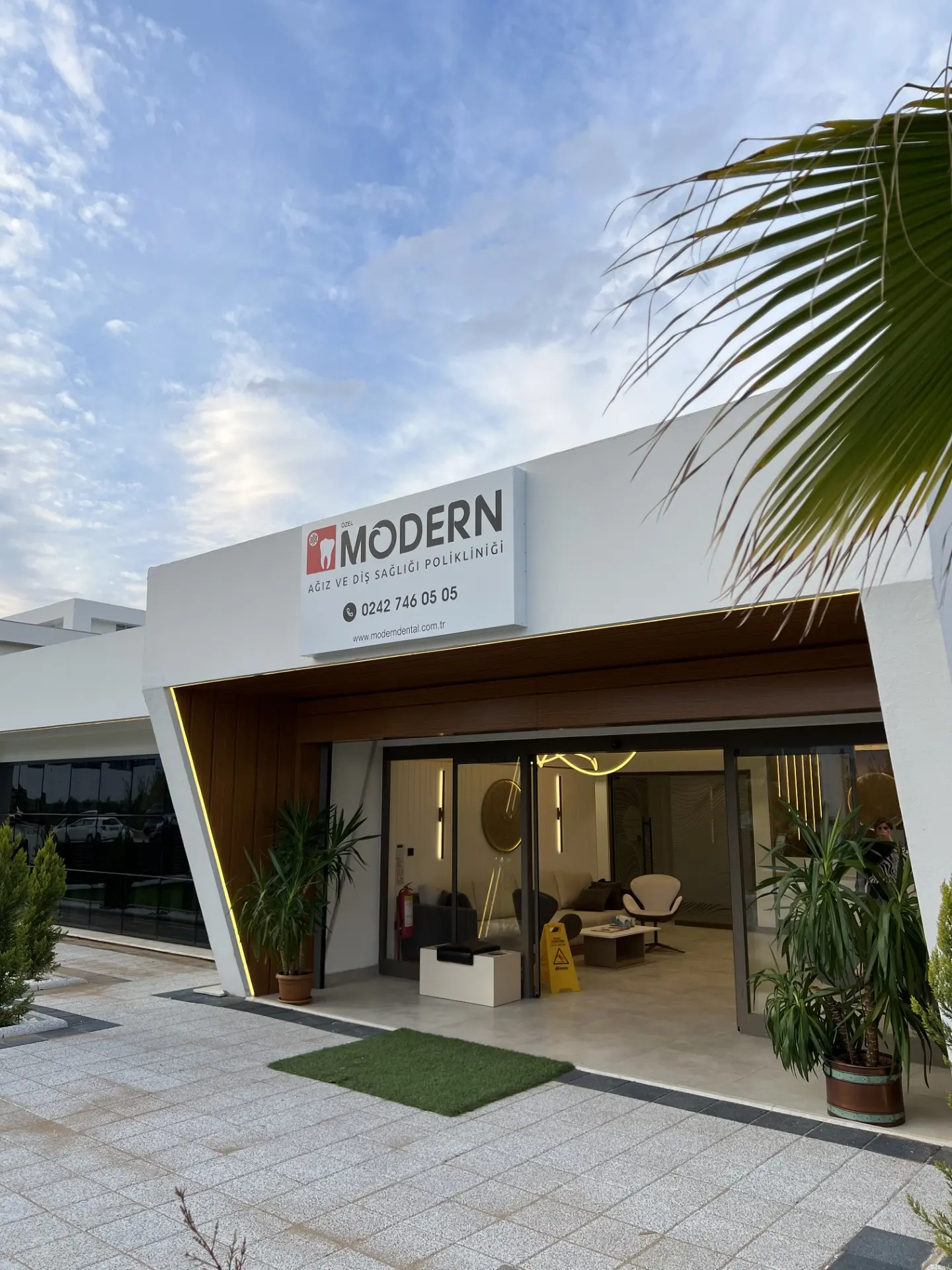 Özel Modern Ağız ve Diş Sağlığı Polikliniği
