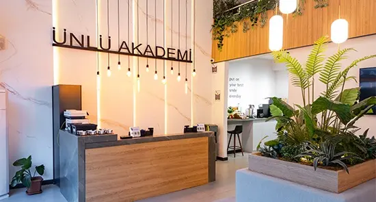 Ünlü Akademi Diş Polikliniği