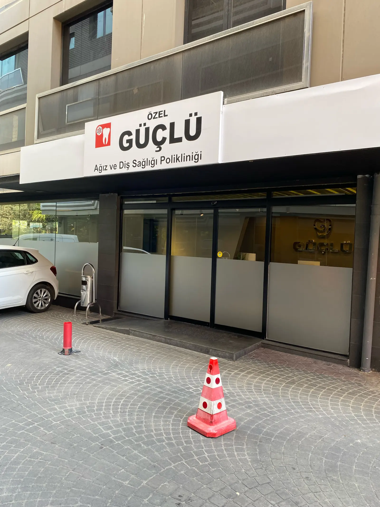 Özel Güçlü Ağız ve Diş Sağlığı Polikliniği