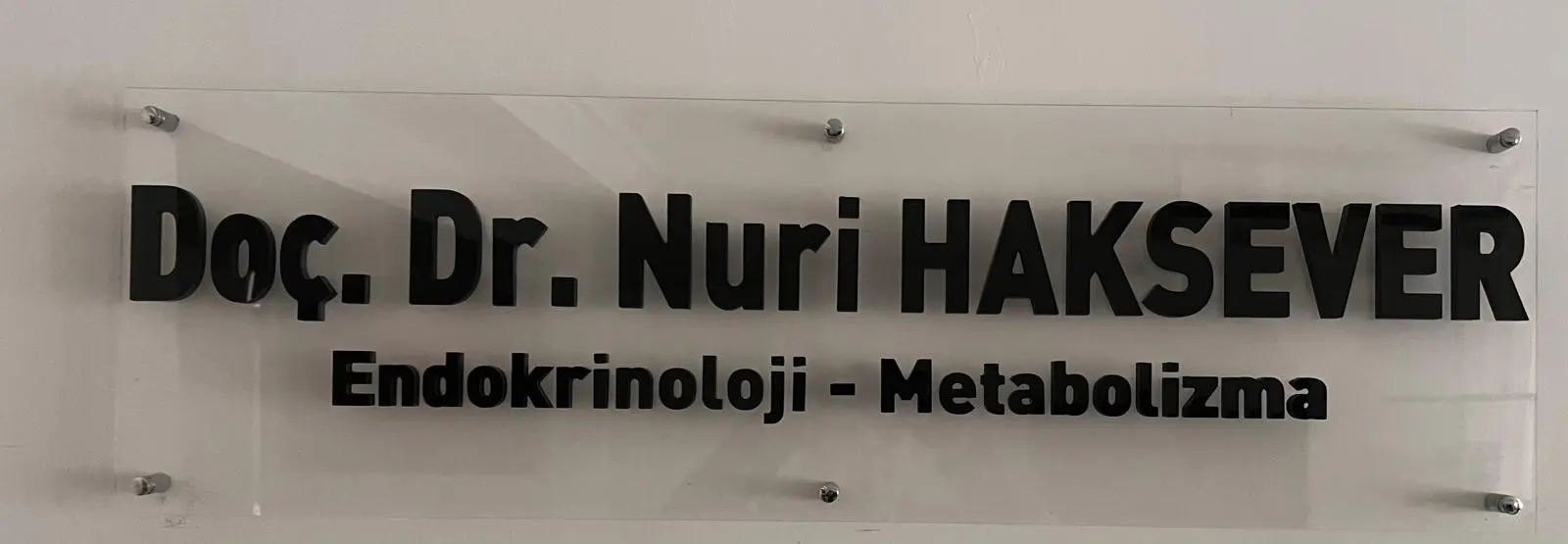 Logo von Doç. Dr. Nuri Haksever Muayenehanesi