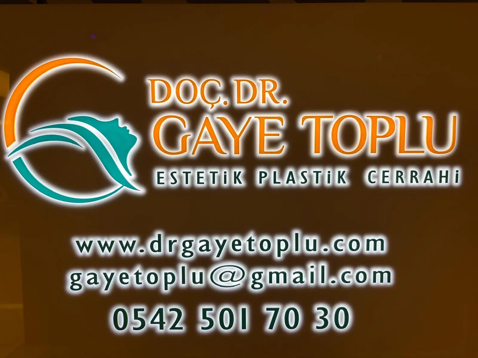 Logo von Doç. Dr. Gaye Toplu Muayenehanesi
