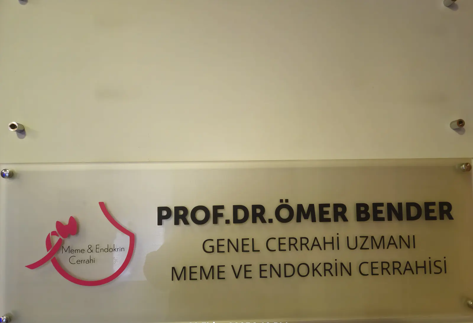 Prof. Dr. Ömer Bender Muayenehanesi logo