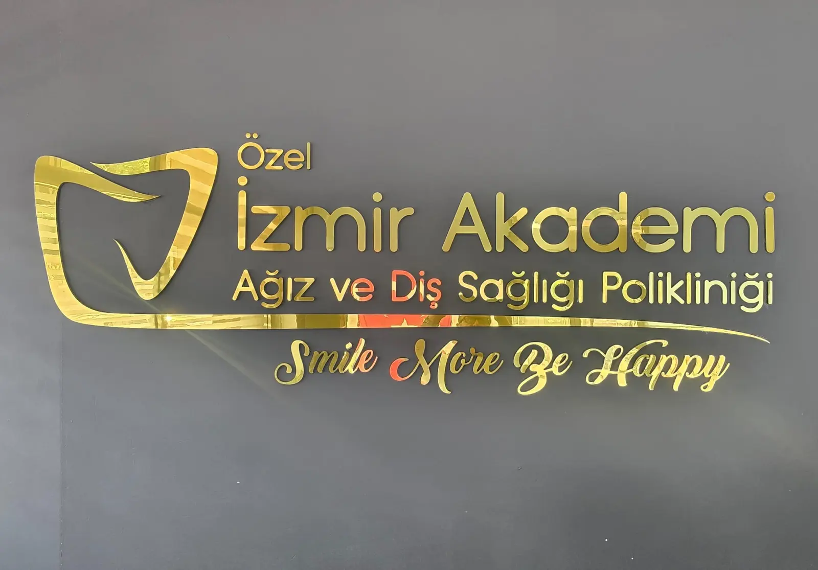 Özel İzmir Akademi Ağız ve Diş Sağlığı Polikliniği logo