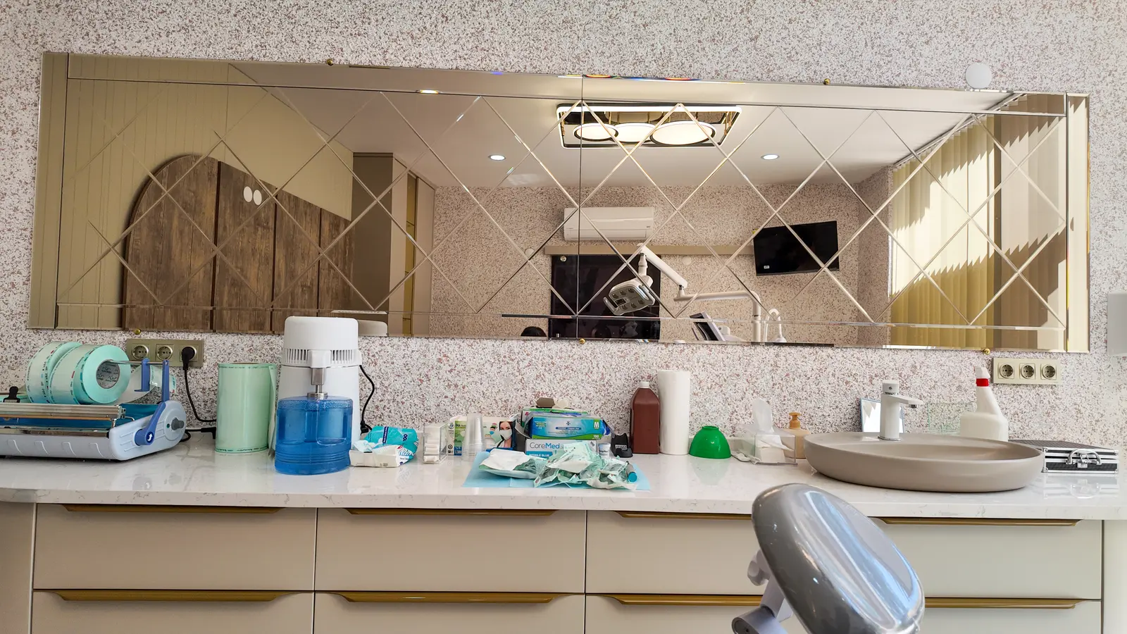 Aura Dent Kuşadası
