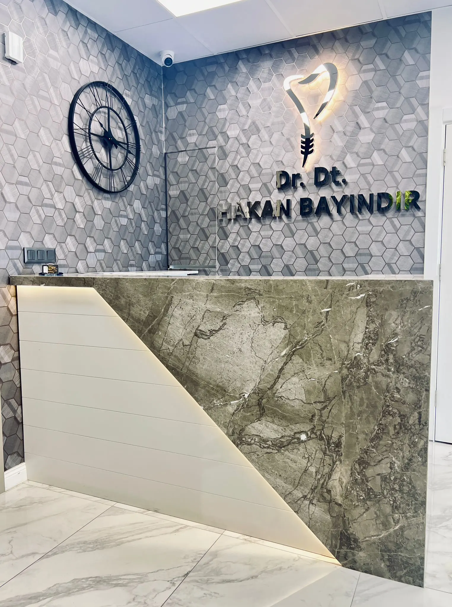 Dr. Dt. Hakan BAYINDIR