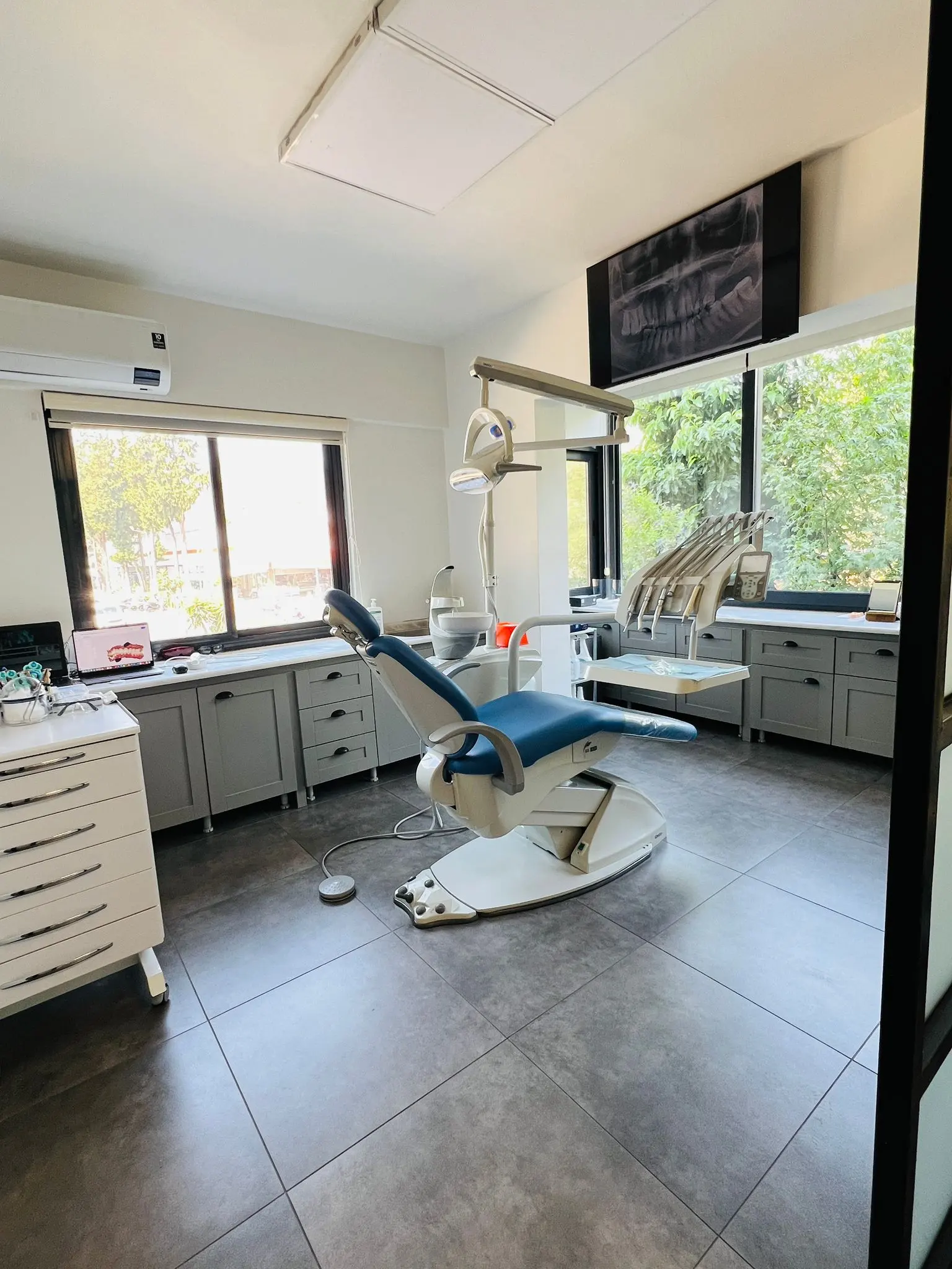 Dentist Erhan Ertik