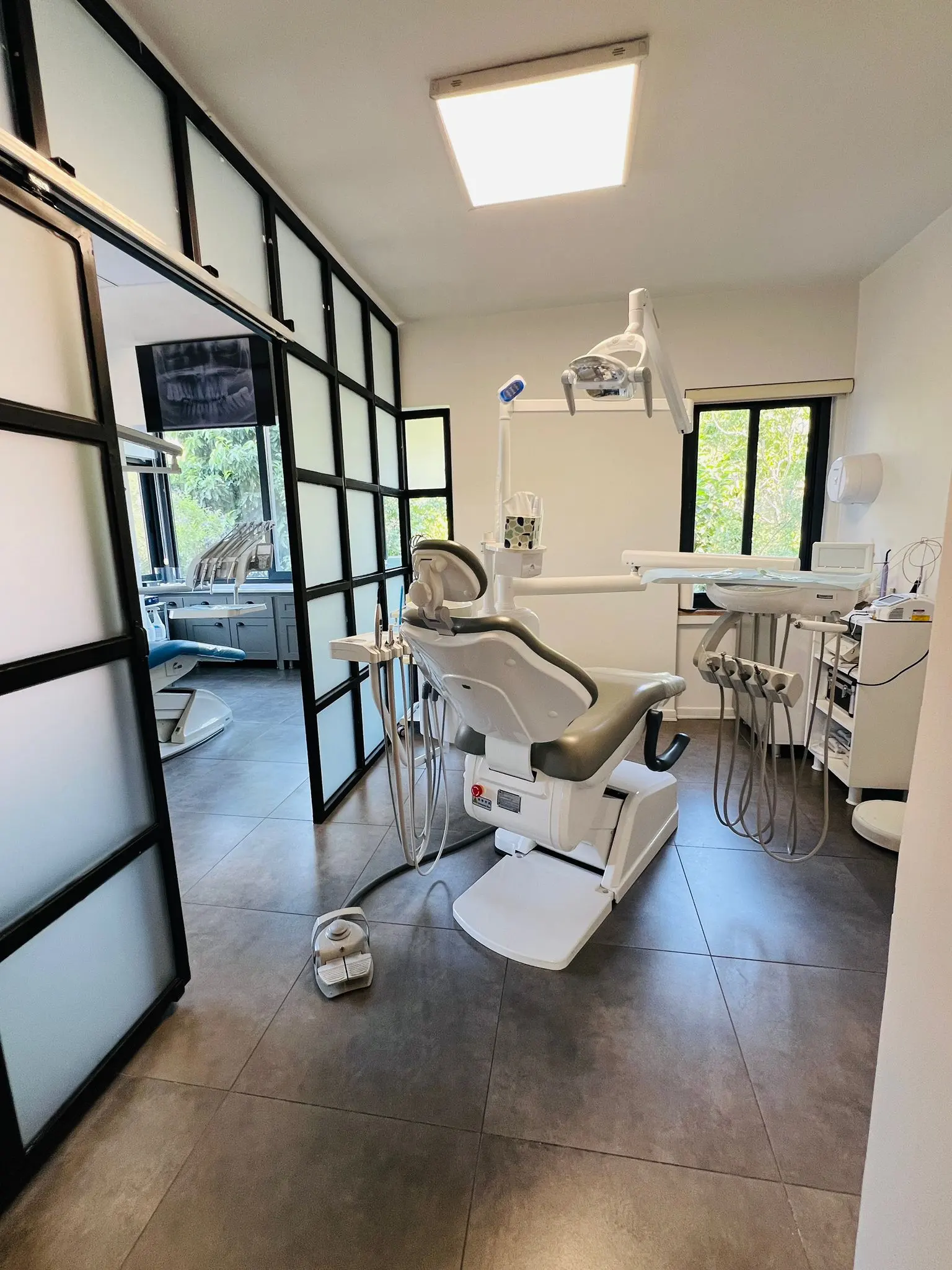 Dentist Erhan Ertik