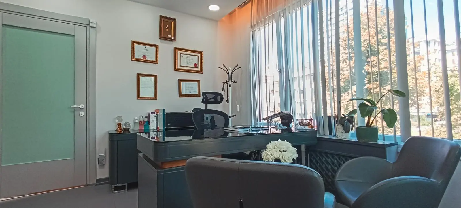 Op. Dr. Güneş Tekten