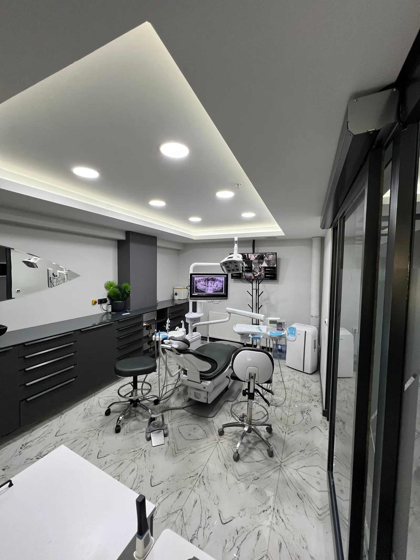 ÖZEL BARİDENT AĞIZ VE DİŞ SAĞLIĞI POLİKLİNİĞİ