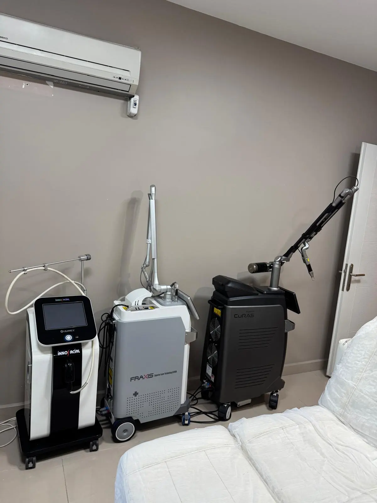 Dr Derya Tekeş Dermatoloji kliniği