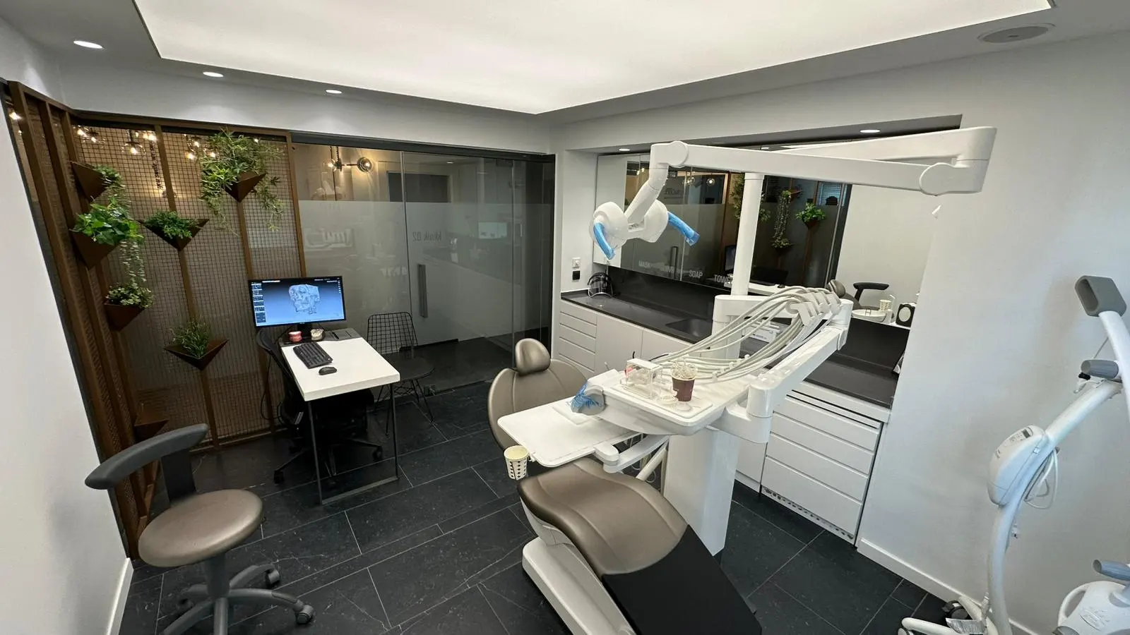SmileDent Diş Polikliniği