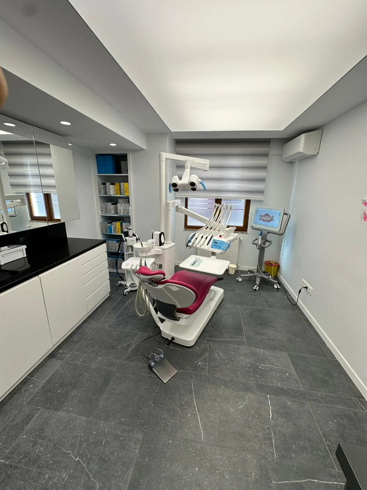 SmileDent Diş Polikliniği