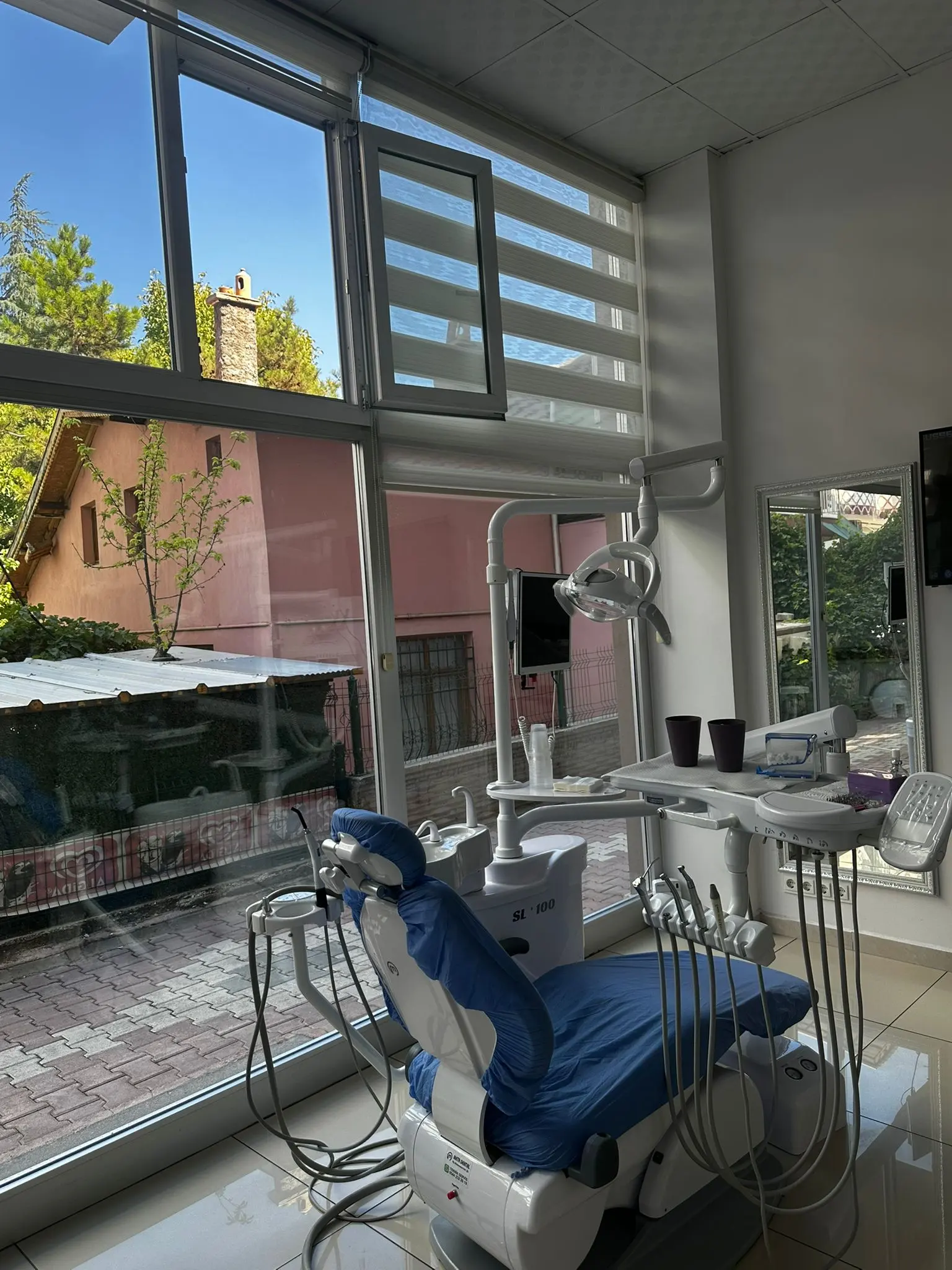 Royal Smile Ağız Ve Diş Sağlığı Polikliniğı