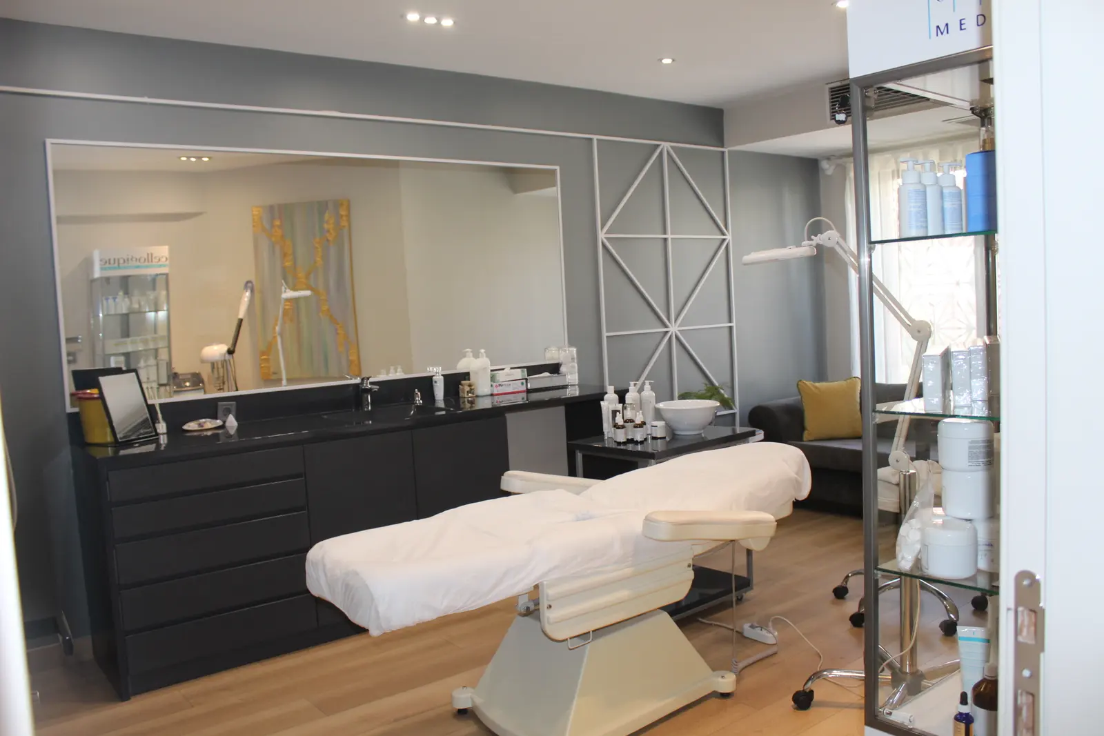 Dr. Clinics Dilek Üstünsoy