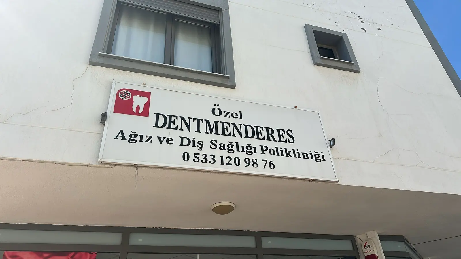 Özel Dent Menderes Ağız ve Diş Sağlığı Polikliniği