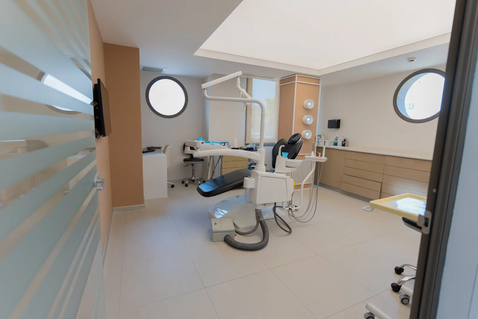 UltimaDent Ağız ve Diş Sağlığı Kliniği