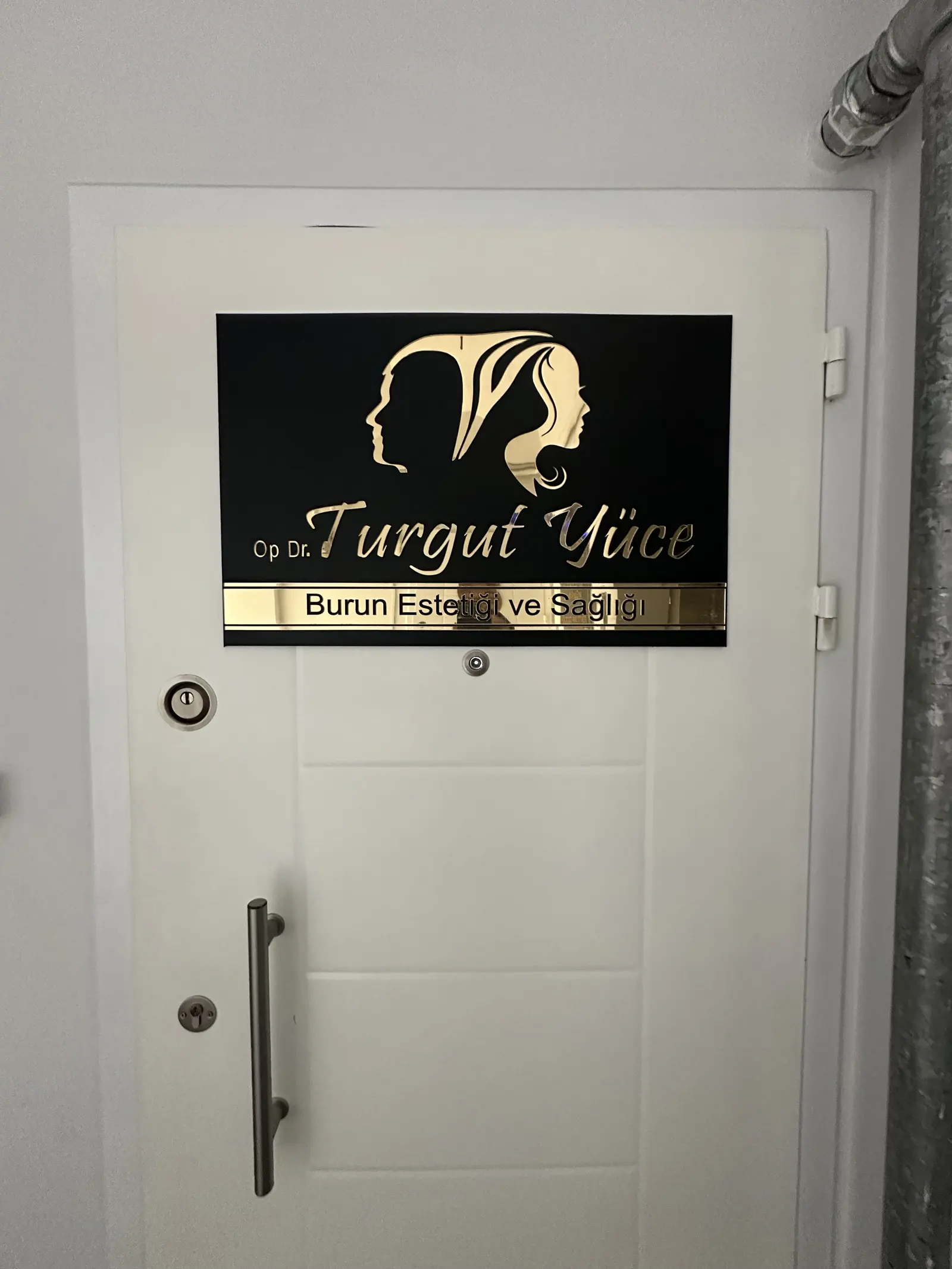 Op. Dr. Turgut Yüce