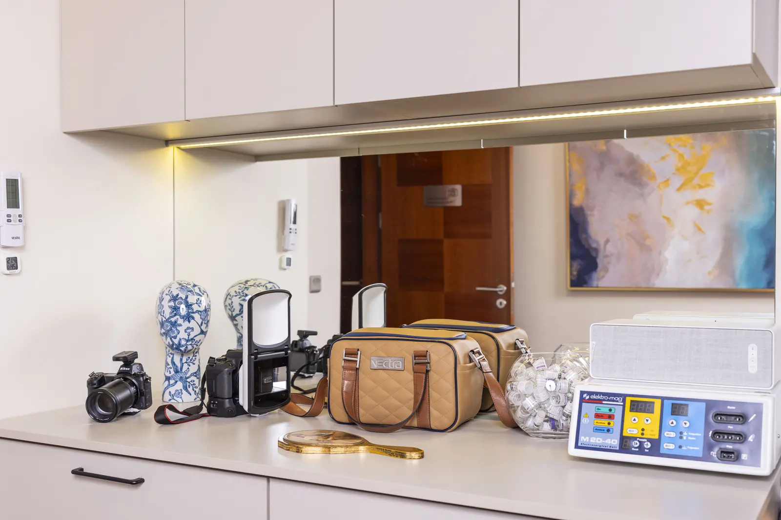 Doç. Dr. Berke Özücer Muayenehanesi