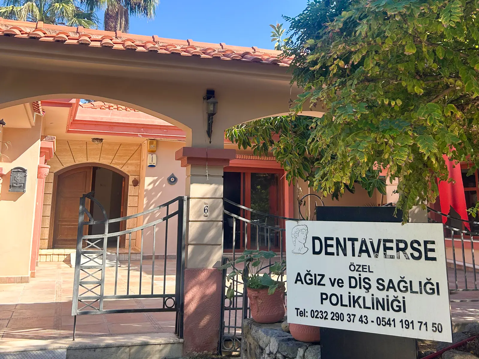 Dentaverse Ağız ve Diş Sağlığı Polikliniği