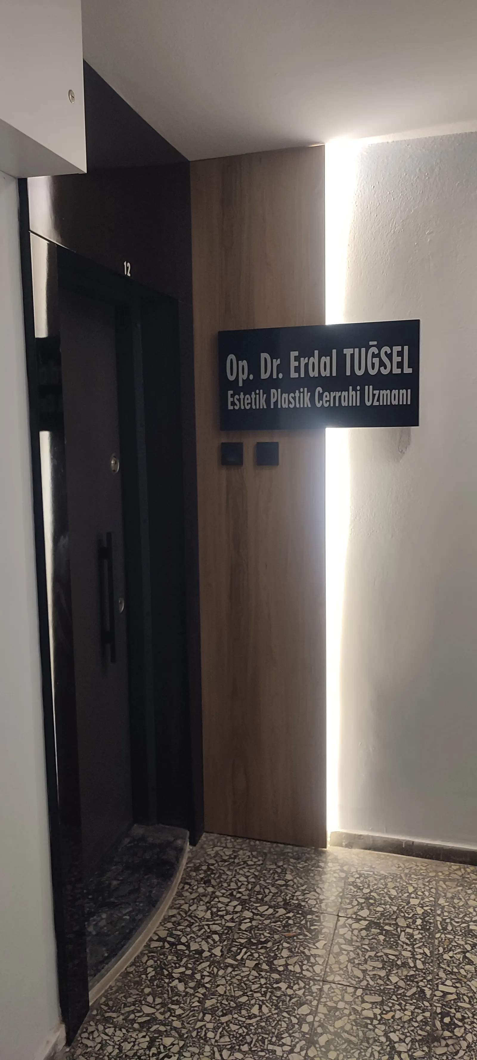 Dr.Erdal Tuğsel