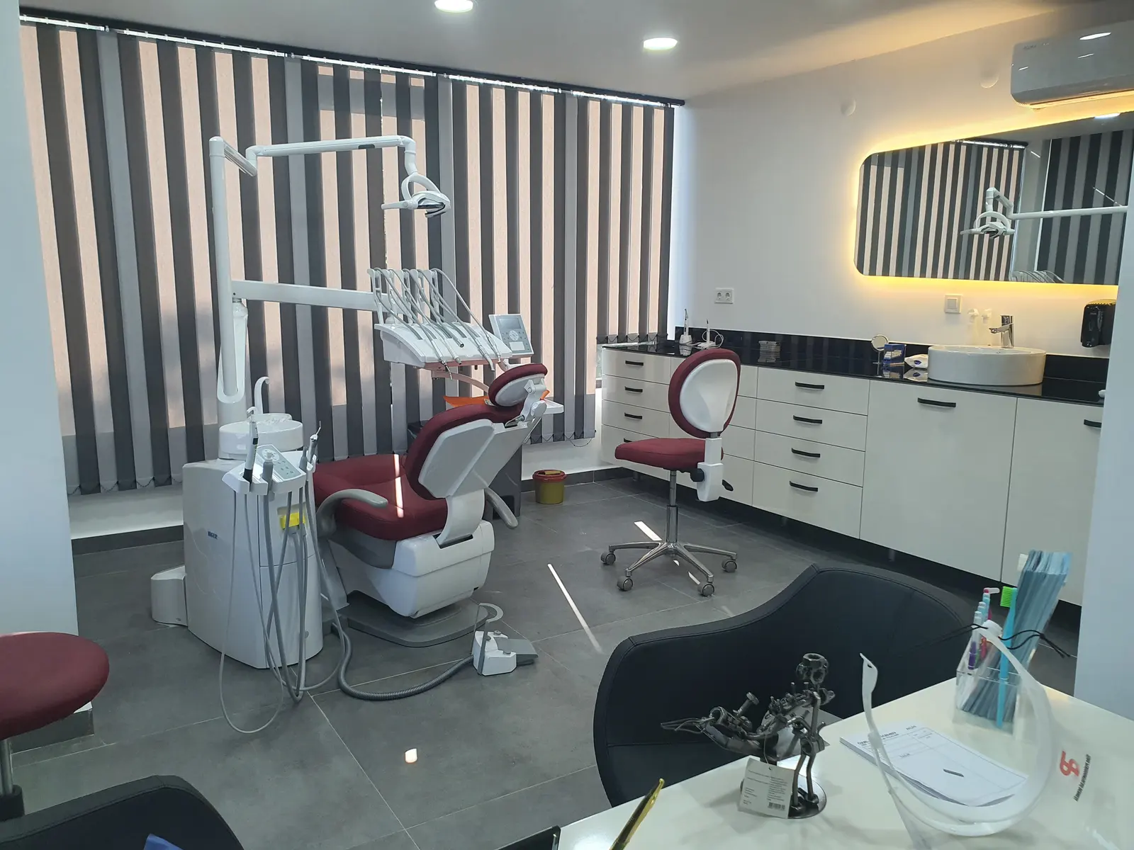Özel Dentkemer Ağız ve Diş Sağlığı Polikliniği