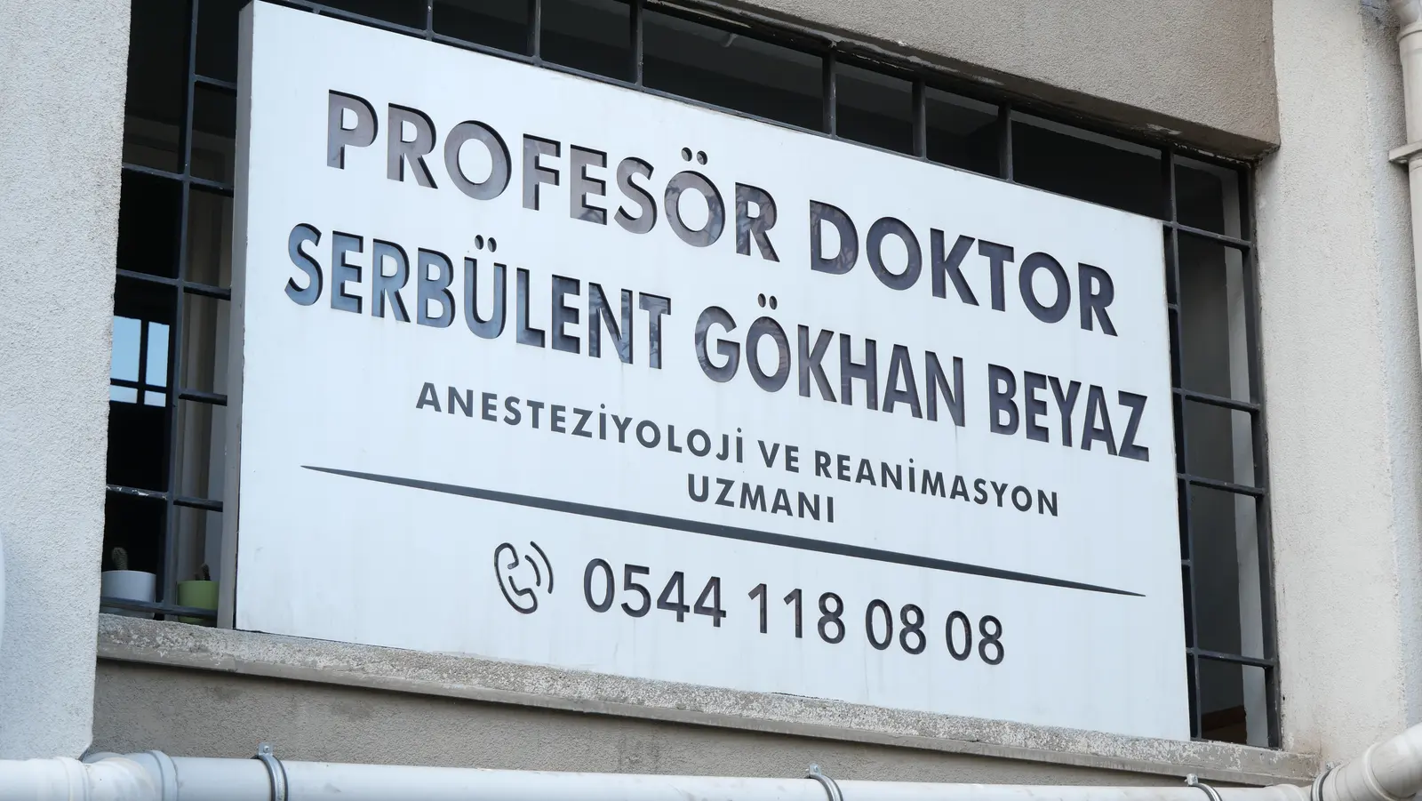 Prof. Dr. Serbülent Gökhan Beyaz Muayenehanesi