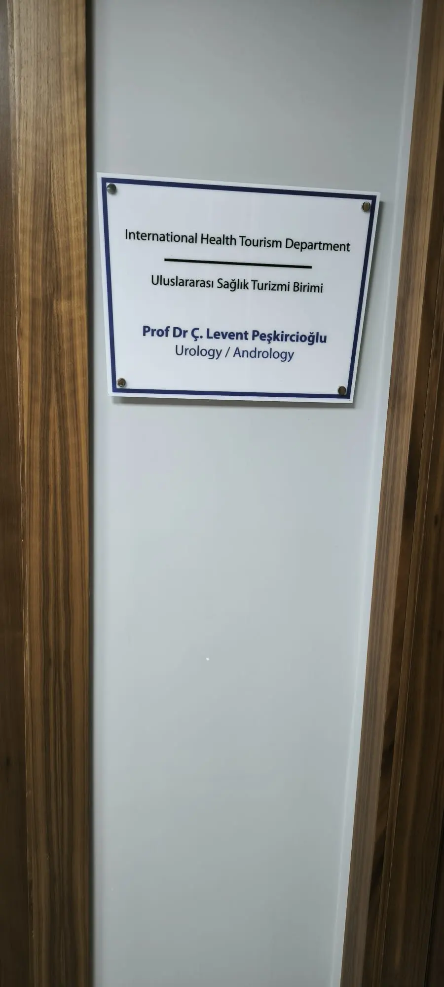Prof. Dr. Levent Peşkircioğlu Muayenehanesi