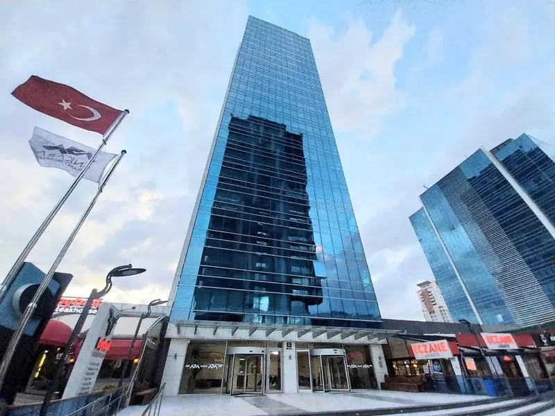 Diş Hekimi Gonca KELEŞ